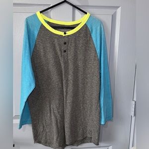 American Eagle M shirt